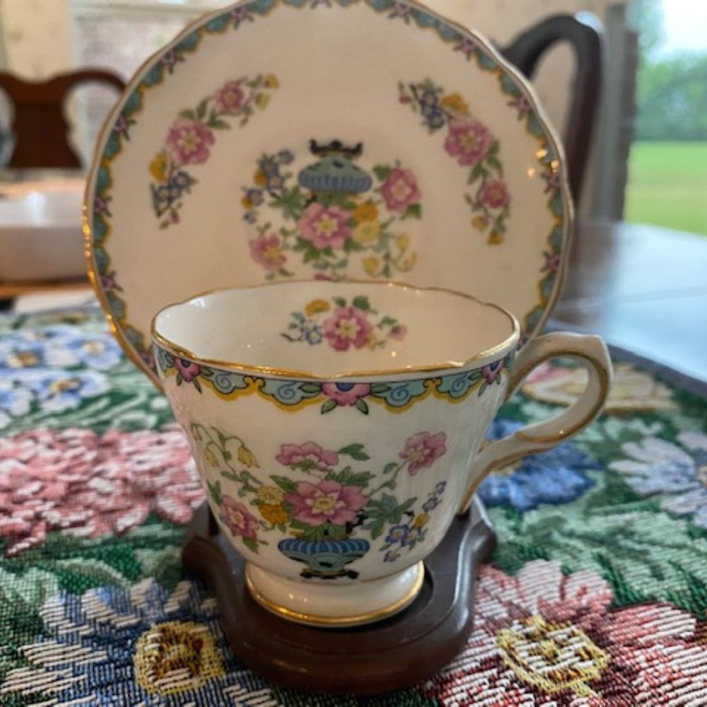 COPELANDS GROSVENOR teacup & saucer * GOLD TRIM * white FLORAL (Asian inspired)